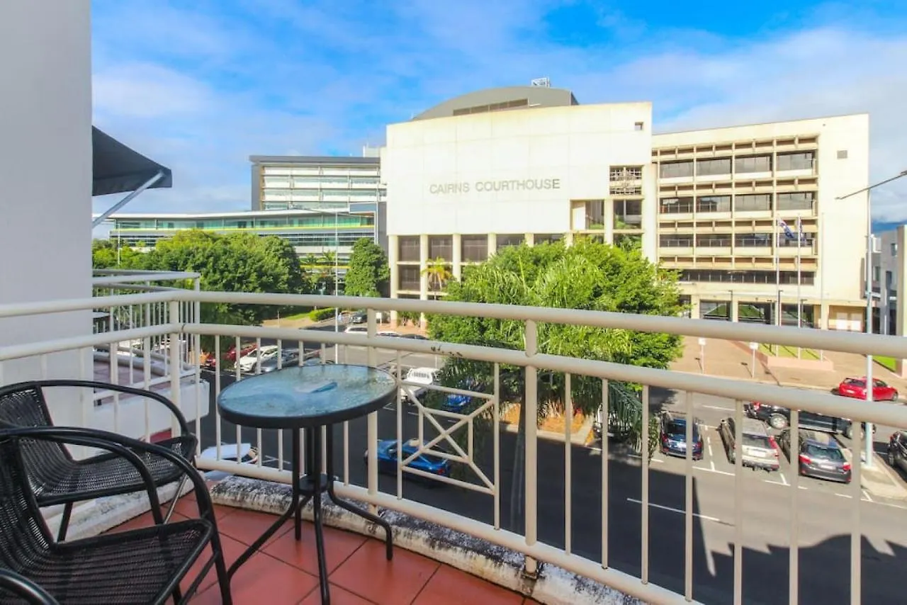 Inner City One Bedroom Apartment 27 Cairns 0*,