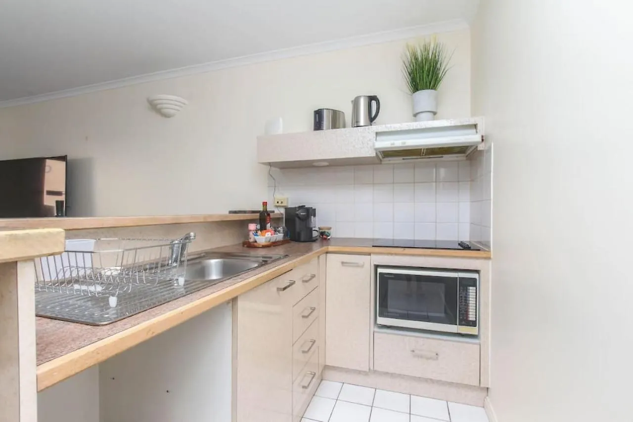 Inner City One Bedroom Apartment 27 Cairns Australia